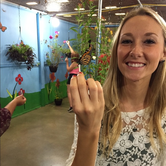 Meet your Posher, Carol - Picture 2 of 5